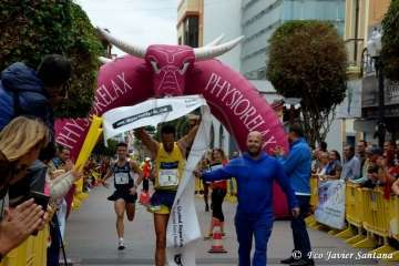 El teldense Saúl Castro gana con autoridad la XXX Carrera Popular Paco Artiles (Foto Francisco Javier Santana y TA)